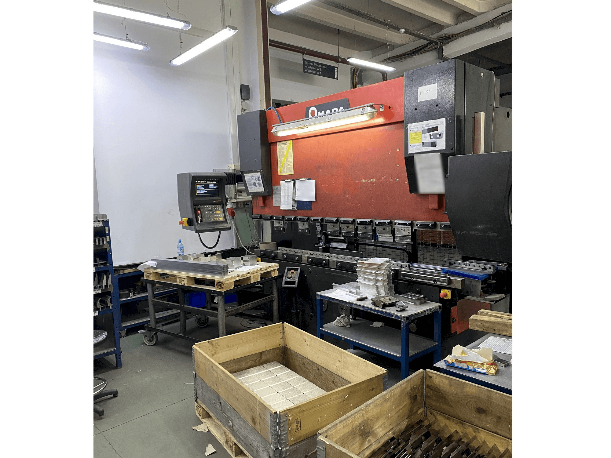 Front view of AMADA HFBO 8025 machine