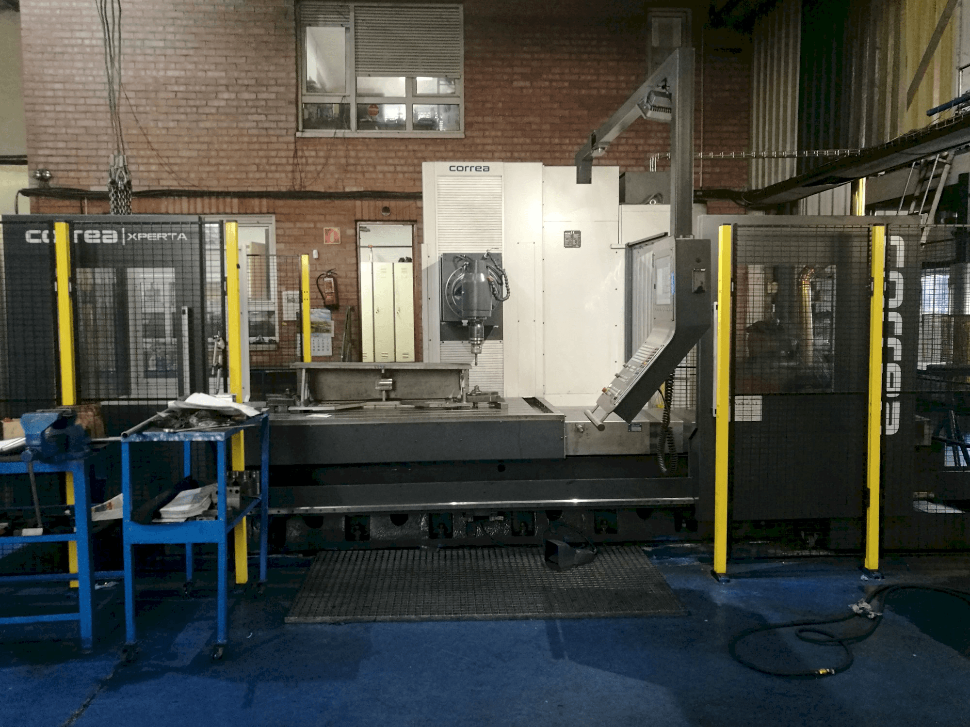 Front view of Correa XPERTA 20 Machine