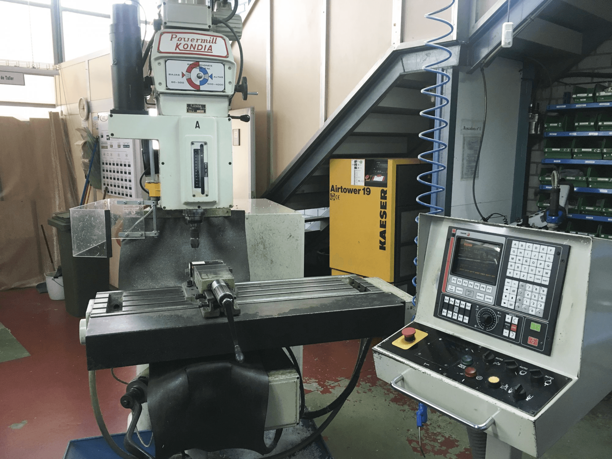 Left view of KONDIA Powermill FV-1 CNC Machine