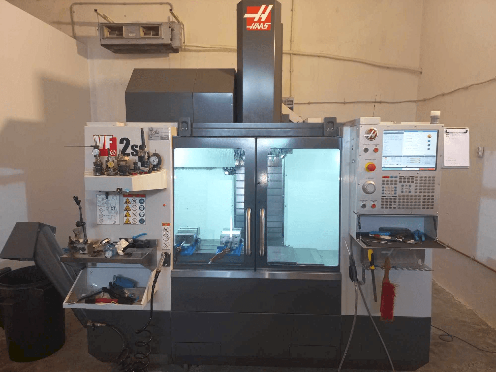 Front view of HAAS VF 2 SS machine