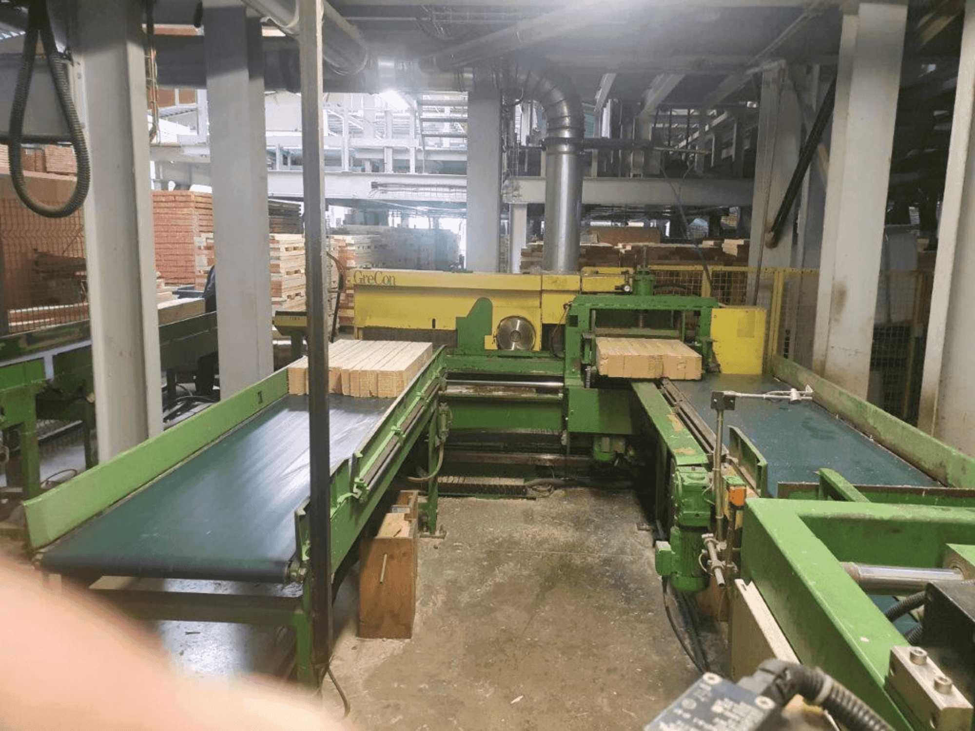 Front view of Grecon Dimter FDL-F 205/600/500 machine