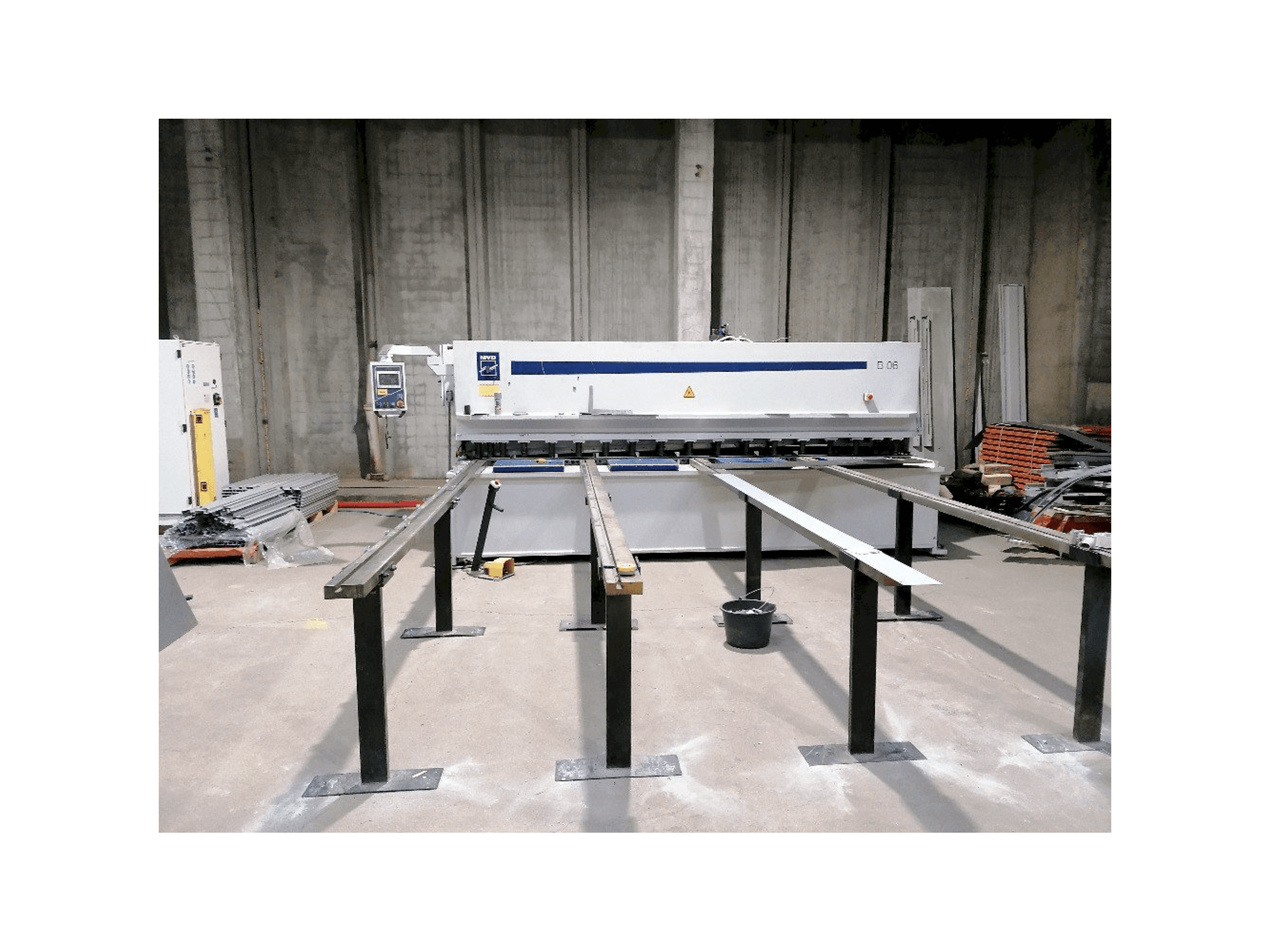 Front view of MVD B06-4000 machine