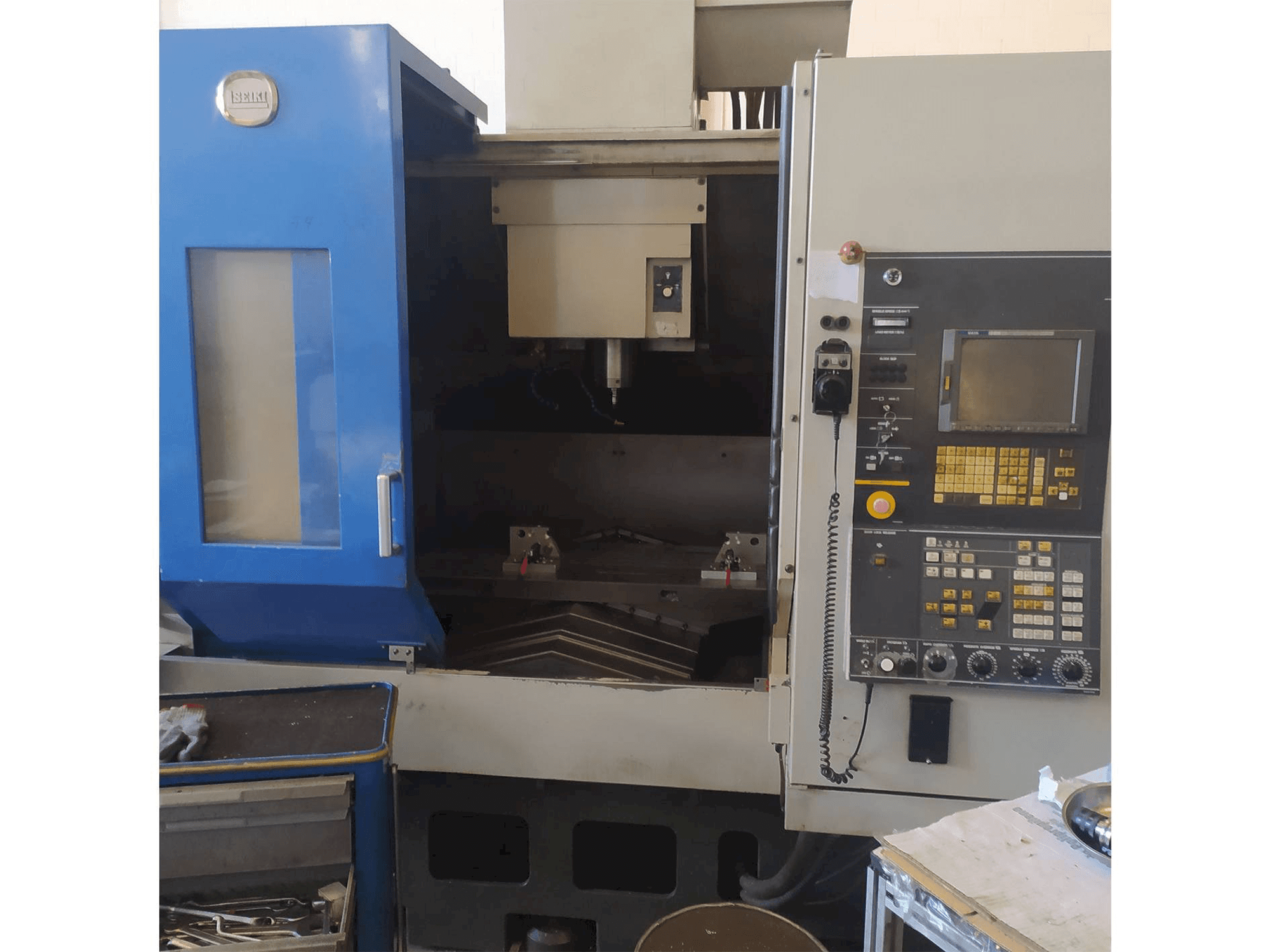 Front view of HITACHI SEIKI VS50 machine