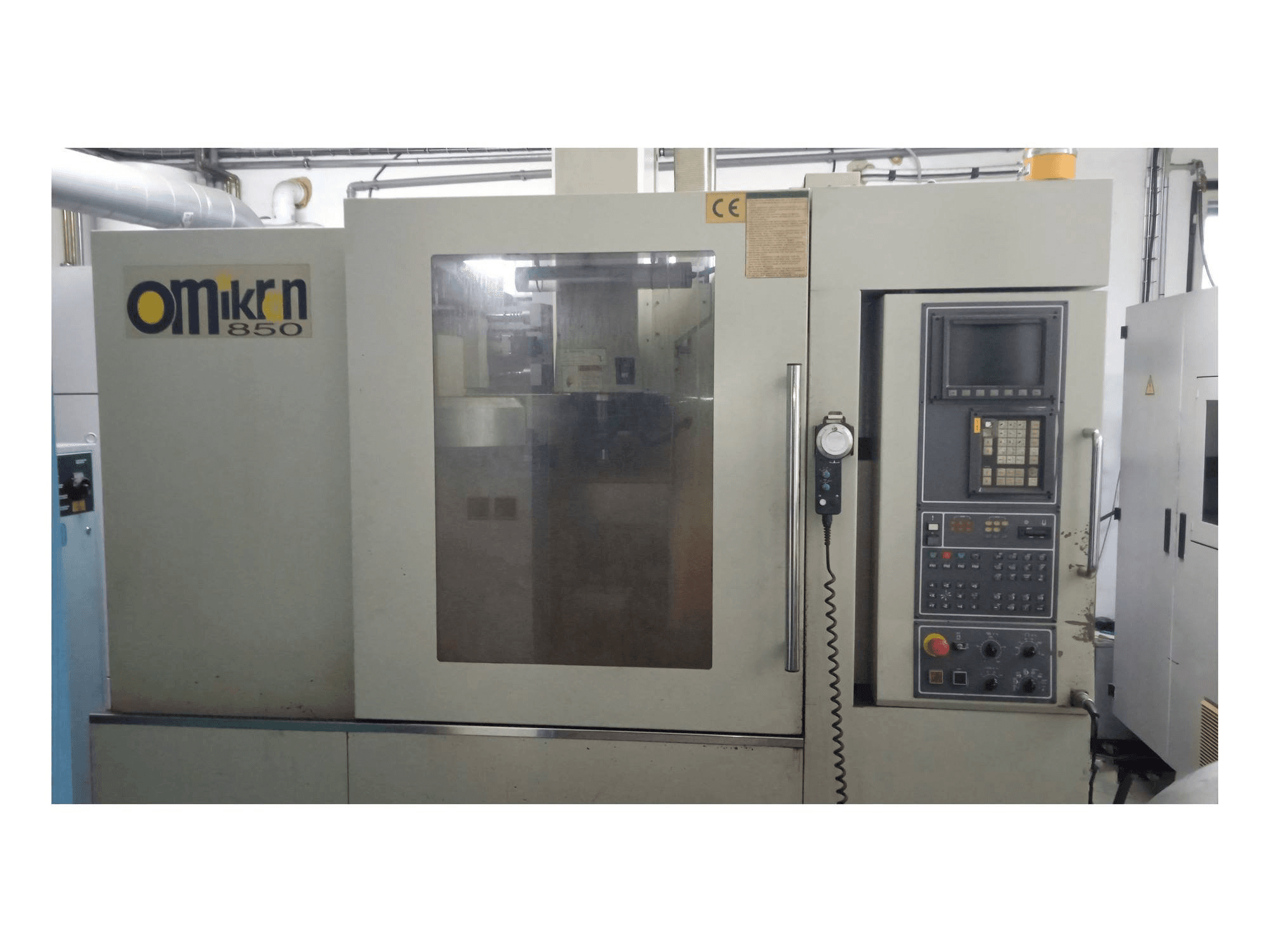 Front view of Hartford Omikron 850 machine