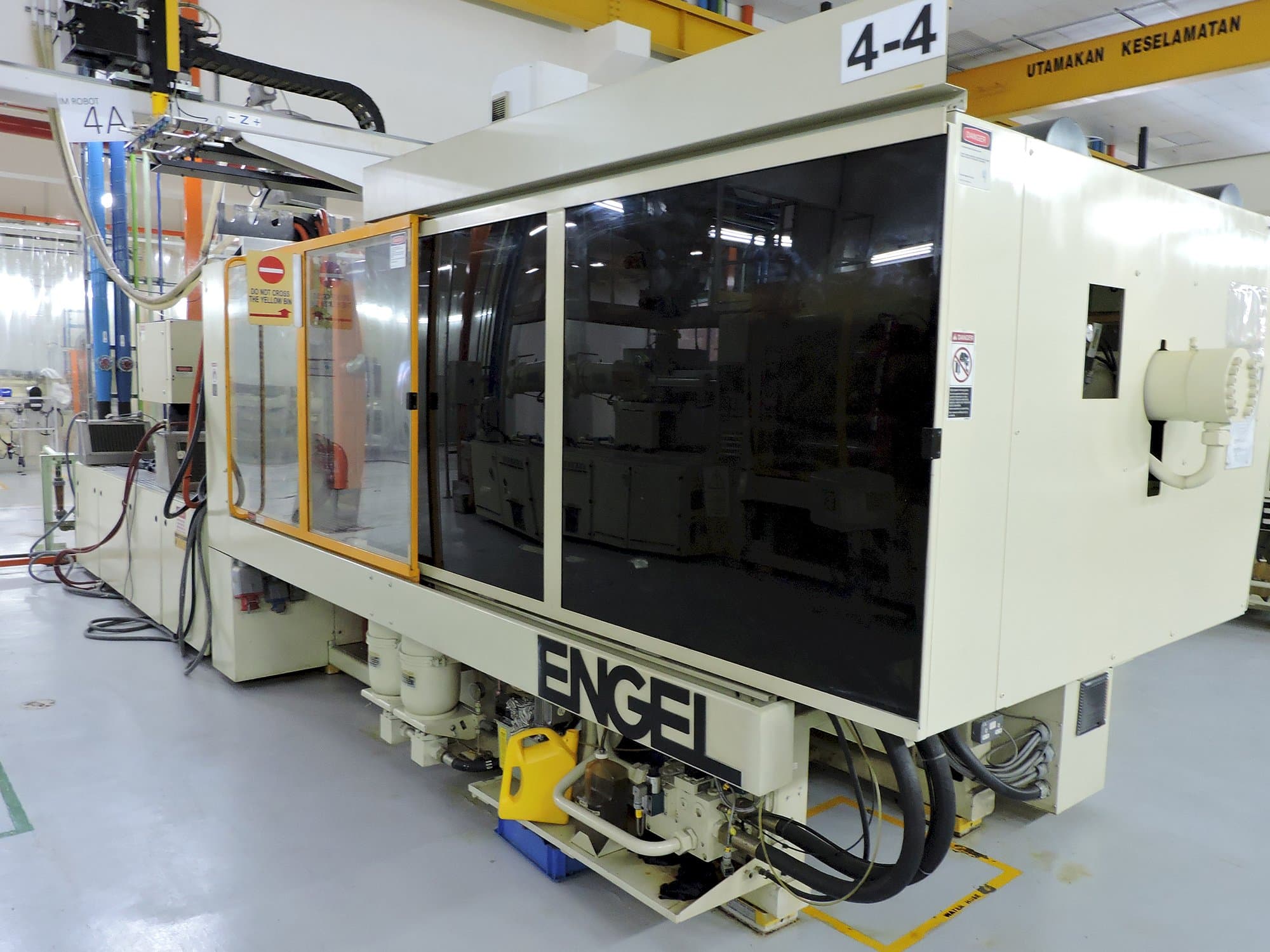 ENGEL ES 1300/450 Injection Moulding Machine